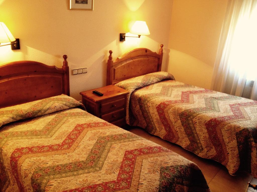 Hostal Nicolás Medinaceli Habitación foto