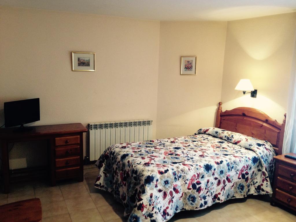 Hostal Nicolás Medinaceli Habitación foto